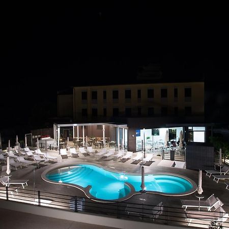 Hotel Ristorante Dante Torgiano Exterior foto